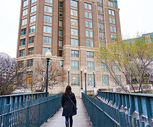 walking path to the tidal basin from salamander hotel 